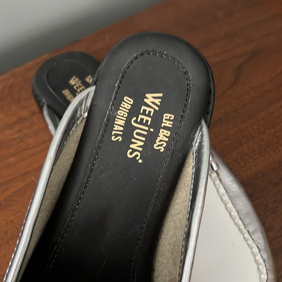 G.H. Bass Weejuns leather slides Oxford size 6 masculine silver white buckle - Picture 3 of 4
